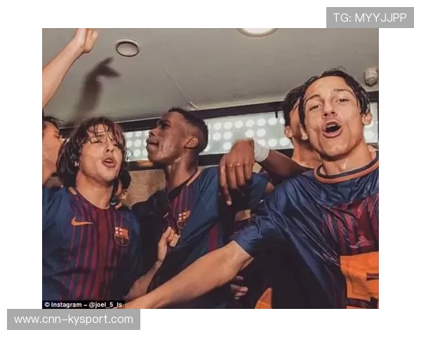 梅西与昔日教练合影引发怀旧热潮，传承话题再起